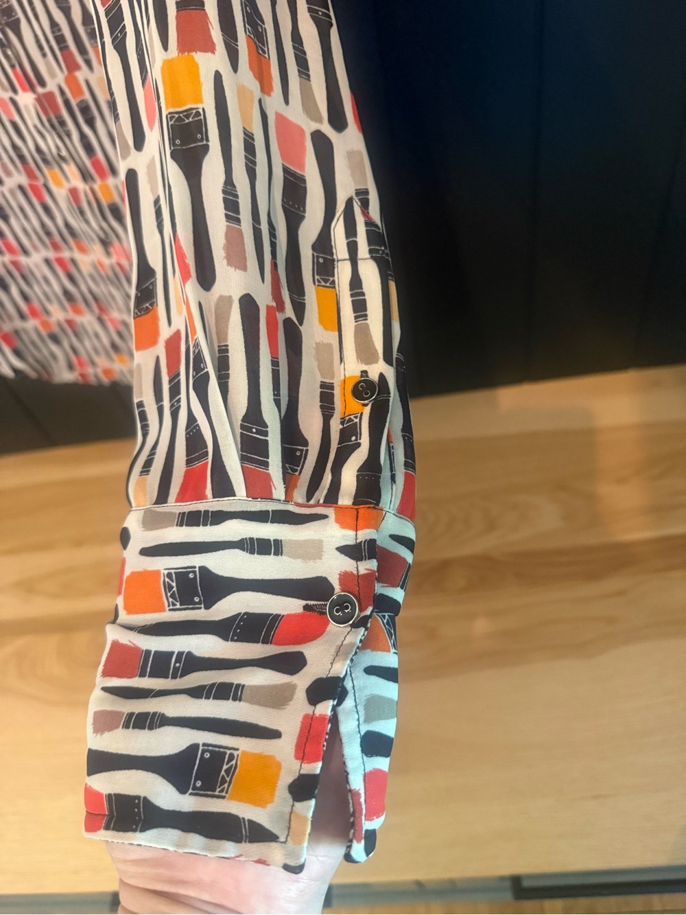 🎨 NIC+ZOE Paintbrush Print Blouse with Pink, Yellow and Red Brushes - Picture 4 of 7